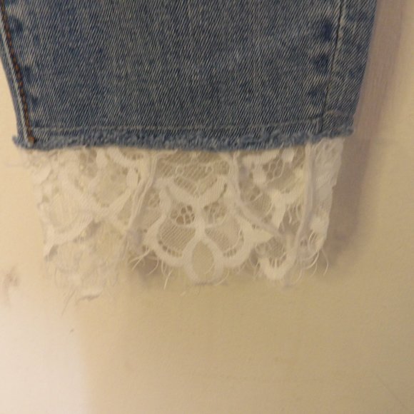 Driftwood Jackie Lace Hem Lighter Wash Jeans Sz 29 - Picture 4 of 8